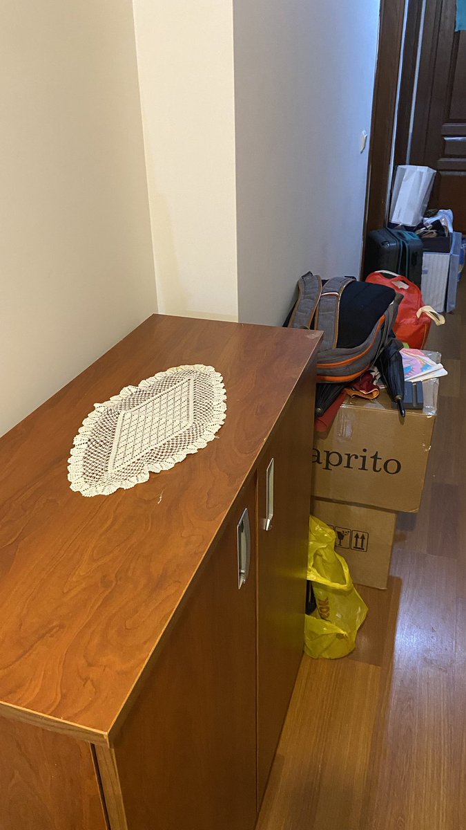 ebcan_'s tweet photo. evde her yer her yerde ama dantel tam olması gerektiği yerde, annemin dantel sevgisi > her şey https://t.co/hfuLWXOnJz