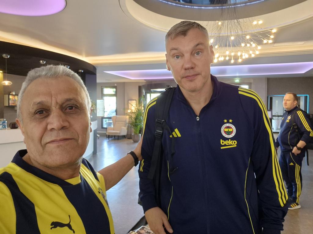 HalimSaskin's tweet photo. Son Baskette  seride 1.0 öne Geçtik inanlılmaz Bir Maç oldu Tebrikler Dünyanin En Güzel Takimi 💙💛💙💛 https://t.co/EeTsnRkESu