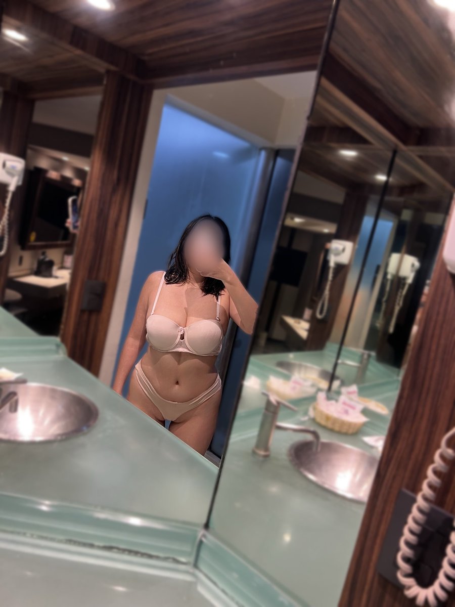 NoraLove30's tweet photo. Iniciando Semana ✨
Bebitos estoy disponible, manden mensajito: https://t.co/MZXU3oncb3 

Únanse a mi canal de Telegram:https://t.co/i2BLDs3Vl5
ahí ando más activa , besos 😘 

@SandyTeAyuda @QueenSexySex @CreAloLatina @Morocho2000xxx @RudoValent https://t.co/IZQhOPtrSV