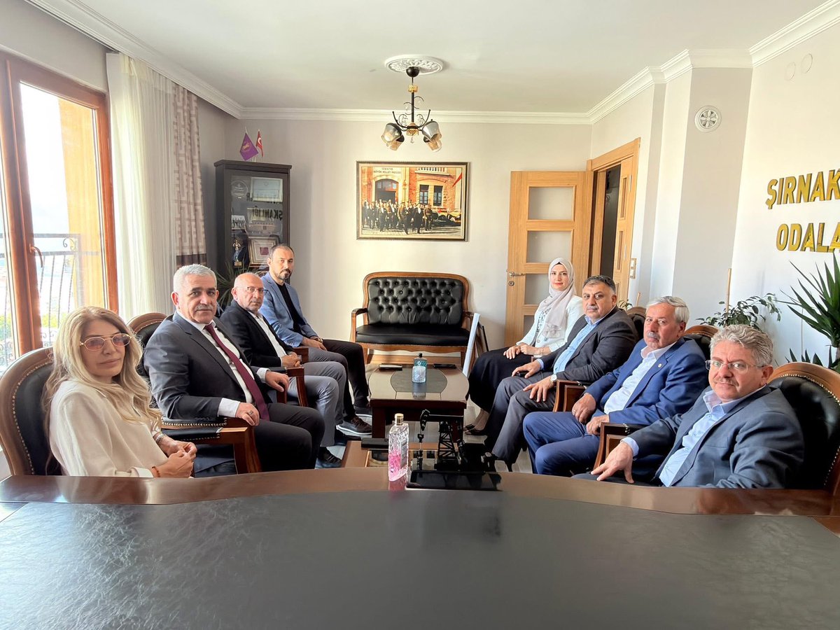 cizretso's tweet photo. Yönetim Kurulu Başkanımız @o_farukyildirim Meclis Başkanımız @iverendi_mesut , Yürütme Kurulu Üyelerimiz ile Kadın Meclisi Başkanımız , Şırnak ESOB Başkanlığı görevine seçilerek güven tazeleyen @hesar73 tebrik ziyareti gerçekleştirildi. https://t.co/7bdcfvAWWQ