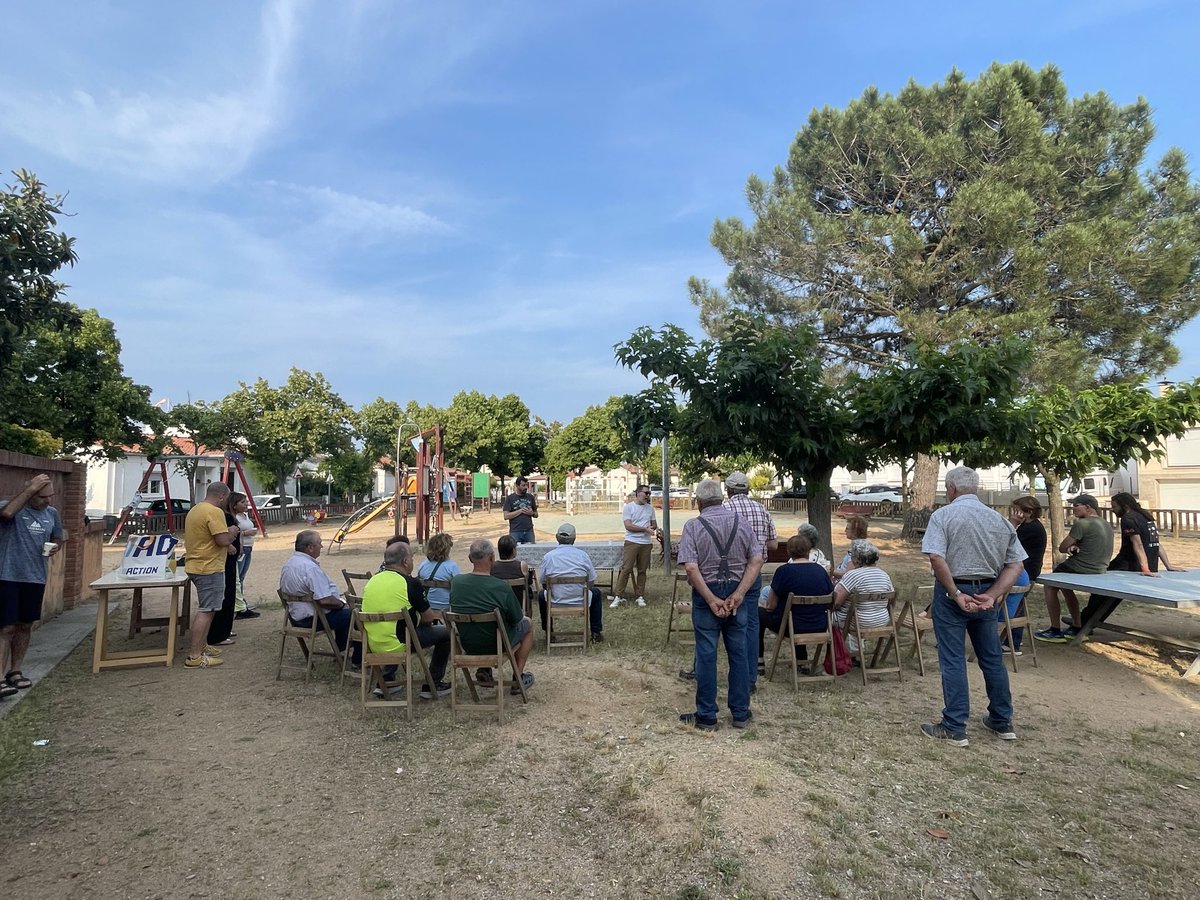 Aj_Besalu's tweet photo. II sessió participativa a la placeta de Can Camps al Grup del Mont #Besalú x debatre eixos de l’àmbit territorial de #pladebarris vies i serveis, creació d’un equipament i adequació d’espais comunitaris. Un espai de conversa compartida. @lluisguino @gerardneopolis https://t.co/tRwycxCXej