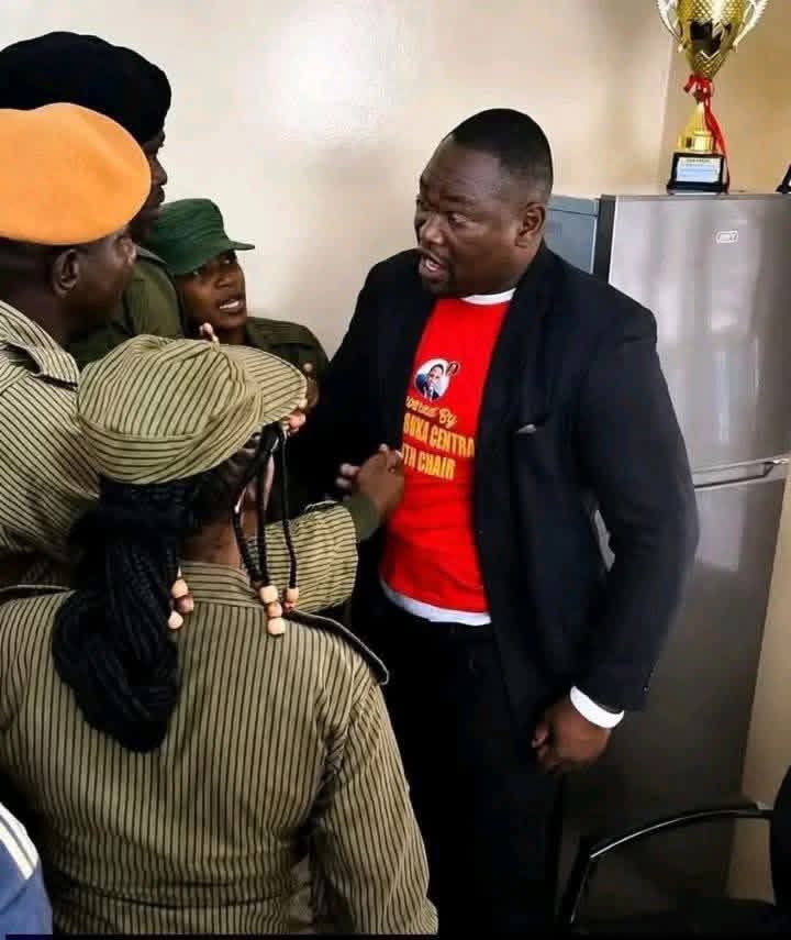 FollowbackZed's tweet photo. Garry’s attacker  50yr old Bilden Shaloba claims that apart from being assaulted, he was robbed K20,000 by Garry and his supporters.

Absolute fuckery! 

Worst Verdict ? Affray…. https://t.co/sm7E5LZ0Qs