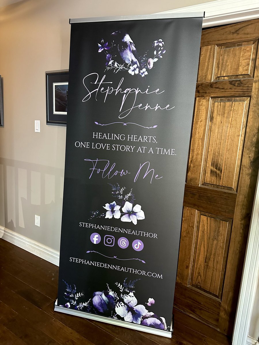 SDenneAuthor's tweet photo. Getting ready for my first book event! 

They turned out so nice! 🖤💜🐦‍⬛ https://t.co/u9zxYEl5Ya