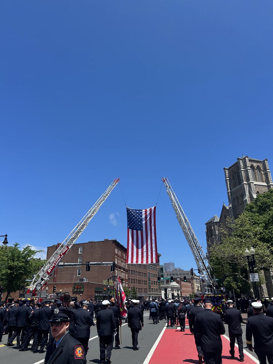FalmouthFireMA's tweet photo. FFRD #Local1397 personnel were honored to attend the farewell of @BostonFire Firefighter Robert Kilduff Jr. today. 

FFRD stands with #Boston and the Kilduff family.

Rest easy, your dedication, courage, and sacrifice will not be forgotten. https://t.co/8YxAHYU3FE