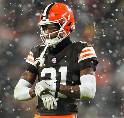 esidery's tweet photo. Teams are wondering if the Browns would also be open to trading Pro Bowl cornerback Denzel Ward.

Cleveland doesn’t appear receptive right now, but after trading Myles Garrett they plan to circle back around.

Ward signed a 5-year, $100.5 million extension with Cleveland in 2022. https://t.co/T0Oha7MXRk