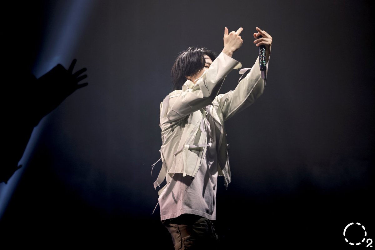 Yunki_Hei's tweet photo. [SUGA] 230526 pic (5)
🎹
2023 SUGA | AGUST D "D-DAY TOUR" in Jakarta Indonesia (D1)

©️_oxygenO2
📸https://t.co/x4WCwiYob4
📸https://t.co/w285DnUwOD

#SUGA_AGUSTD_TOUR #D_DAY_TOUR #AgustD #SUGA #MinYoongi #슈가 #민윤기 #D_DAY_TOUR_in_Jakarta #D_DAY_TOUR_in_Indonesia https://t.co/ygAxysoiVp