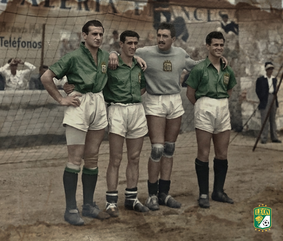 clubleonfc's tweet photo. ¡Mamita querida! 🤌 🇦🇷

Battaglia, Fernández, Rugilo y Aurelio.

#SerFieraEsUnOrgullo 🦁 https://t.co/5K2jcMnscO