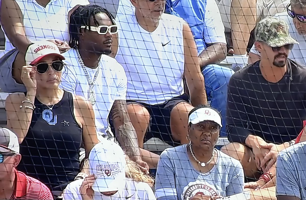 AnthonyDasher1's tweet photo. Kolby Branch and Tre Phelps attending today’s Georgia Tech-Oklahoma Atlanta Regional final. https://t.co/qH0zdDIkhe