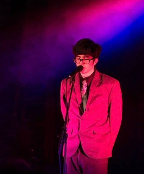 cshdoingstuff's tweet photo. Will Toledo in bisexual lighting https://t.co/BwQL3jp2tC