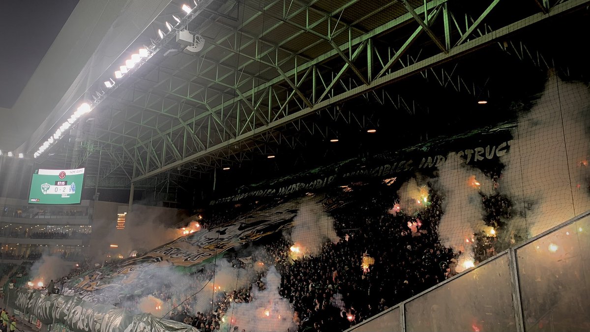 FerveurVerte_'s tweet photo. 🗣️ M. Bieuville (préfet de la Loire) :

« Les supporters des Verts ont raison d'attendre beaucoup de leur préfet. Pourquoi ? Parce que le préfet est là pour protéger ce qui est important.

Au fond, cette grande équipe de l’#ASSE a bercé mon enfance. Elle a représenté Saint-Etienne mais elle a représenté bien plus que ça. C'est ce qu'il faut protéger, c'est le sport qu'il faut mettre en valeur. Tout le reste, tout ce qui n'est pas du sport, c'est du droit commun et ce sera traité comme du droit commun. Moi j'en appelle à une sorte de dialogue de responsabilité avec les supporters. Ils ont le droit de supporter leur équipe, d'avoir cette ferveur à l'égard de leur équipe, de crier de joie quand elle gagne et de désespérer quand elle perd. »

(TL7)