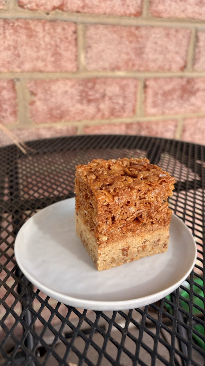 Smallorchids's tweet photo. Brown butter blondie with crunchy miso caramel. https://t.co/cEmiBgT0uy