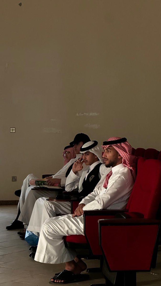 DOMVJC1's tweet photo. في #المسؤولية_الاجتماعية بنادي الجندل نؤمن أن لكل إنسان فرصة جديدة تستحق الدعم والاهتمام، ومن هذا المنطلق جاءت مشاركتنا في برنامج #أهل_الدار لنكون قريبين من النزلاء، نستمع لهم ونشاركهم لحظات إيجابية تصنع أثراً يبقى.🌱
#فريق_دوم_التطوعي https://t.co/QK0xAO3ozK
