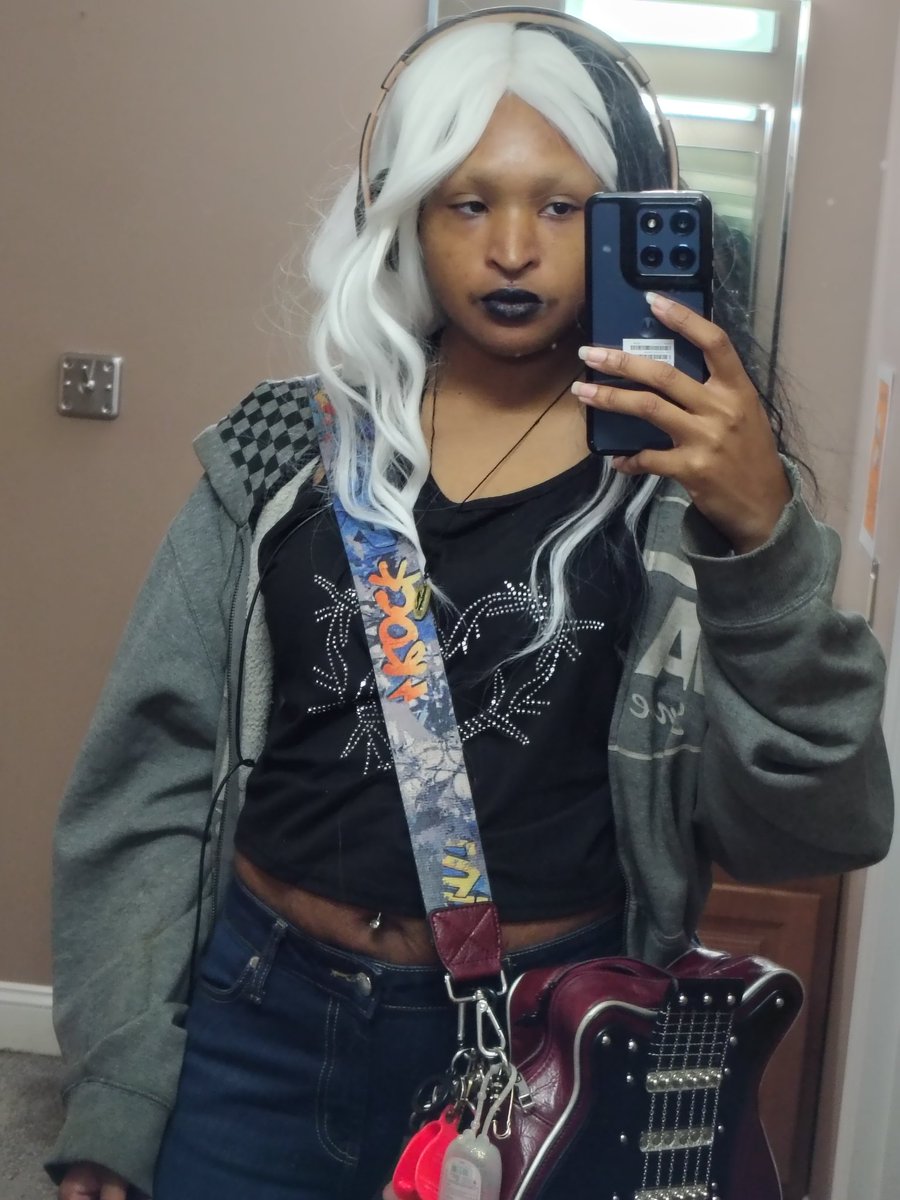 SimplyNovology's tweet photo. Happy #PrideMonth! I'm a trans masc lesbian facing homelessness. I have to relocate from an unlivable space.

I'm physically/mentally disabled. it's been hot. I even considered living in my car. Please help!

https://t.co/LZZIO35Pa5
https://t.co/XlUk06y7yi
https://t.co/gDaZjXWWlA https://t.co/zLh6TvPviT