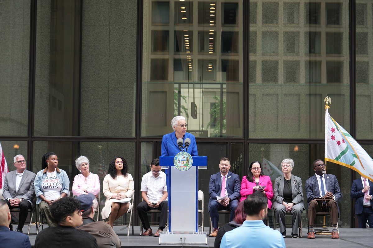ToniPreckwinkle's tweet photo. Today, we raised the Pride flag at Cook County to celebrate LGBTQ+ communities and the progress made toward equality.

As Pride Month begins, we honor those who fought for change and reaffirm our commitment to ensuring everyone feels respected and valued. 🏳️‍🌈 https://t.co/VXhcaPN7lh
