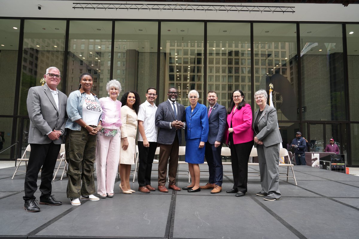 ToniPreckwinkle's tweet photo. Today, we raised the Pride flag at Cook County to celebrate LGBTQ+ communities and the progress made toward equality.

As Pride Month begins, we honor those who fought for change and reaffirm our commitment to ensuring everyone feels respected and valued. 🏳️‍🌈 https://t.co/VXhcaPN7lh