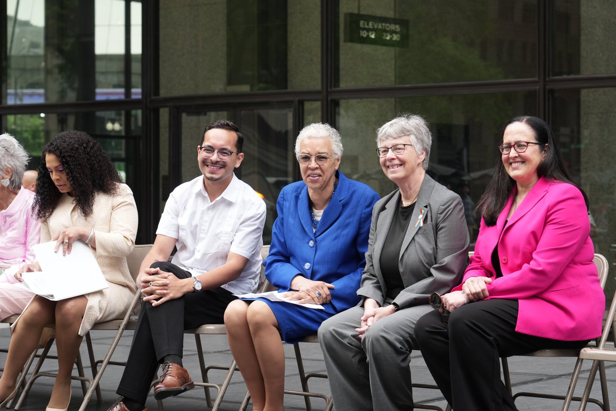 ToniPreckwinkle's tweet photo. Today, we raised the Pride flag at Cook County to celebrate LGBTQ+ communities and the progress made toward equality.

As Pride Month begins, we honor those who fought for change and reaffirm our commitment to ensuring everyone feels respected and valued. 🏳️‍🌈 https://t.co/VXhcaPN7lh
