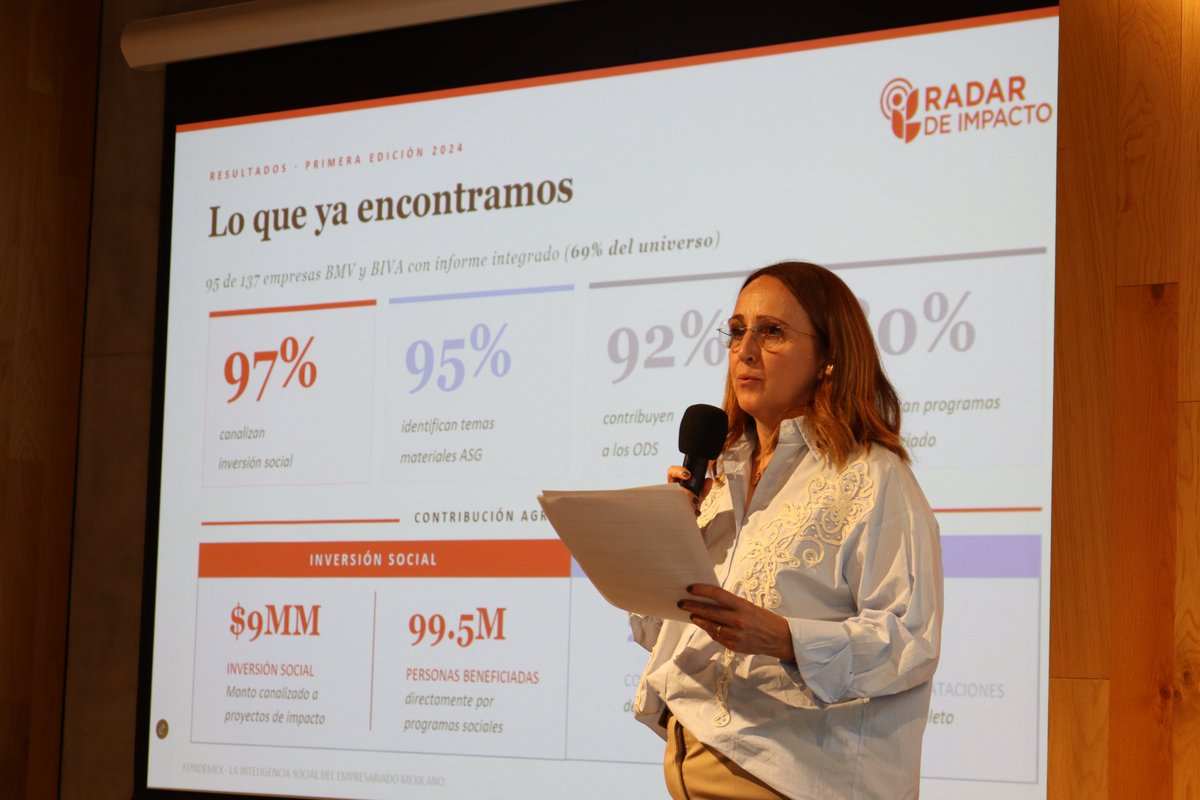 Cemefi's tweet photo. 🤝 #Cemefi y @Fundemex fortalecen su compromiso con el desarrollo social de México mediante la firma de un convenio de colaboración que impulsará iniciativas en favor de la filantropía y la responsabilidad social empresarial. https://t.co/HFv9RTJ2bs