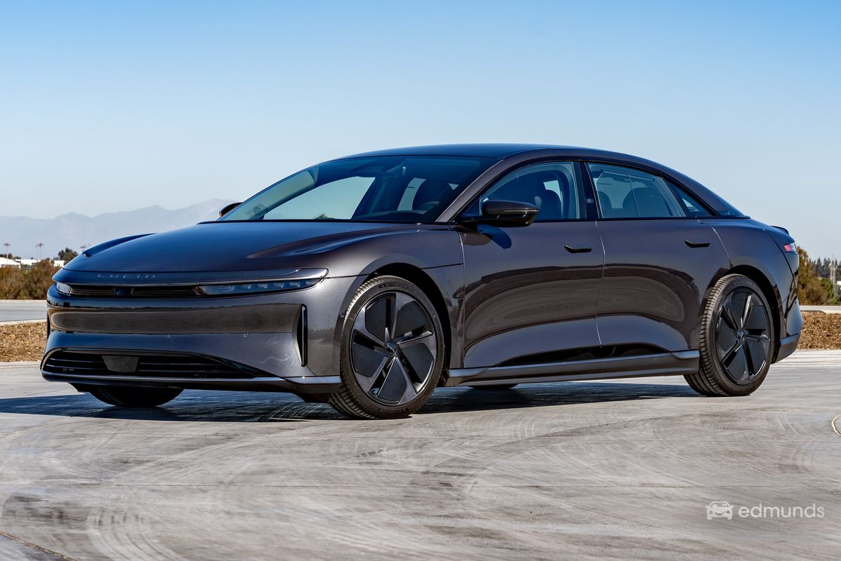 CarReviewExpert's tweet photo. . @LucidMotors is offering 4,000-euro switch bonuses on Air sedan trims and matching or higher incentives on Gravity SUV models in Germany and the Netherlands to drive Q2 2026 sales. https://t.co/uZW9C4sIMf