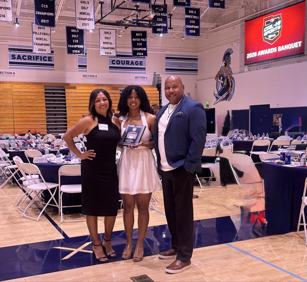 AlannaClincy's tweet photo. We had an amazing time at the 49ers Cal Hi Sports banquet! Thank you so much for selecting me as the CCS Pitcher of the Year for the 2nd year in a row! I am extremely grateful for the recognition and to be around so many talented athletes! https://t.co/Gd6TJ4Ow9f