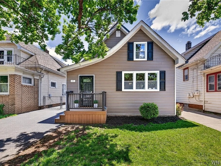 NickCorto's tweet photo. South Buffalo community! 🏠 45 Mumford St is a stunning Craftsman reno. 4 beds, 2 baths w/ open concept modern lifestyle.

📍Open House: Sun 6/7, 1-3PM
📝Offers: Wed 6/10, 4PM

Details: https://t.co/HzVonROGBc https://t.co/fNOGFxXIol