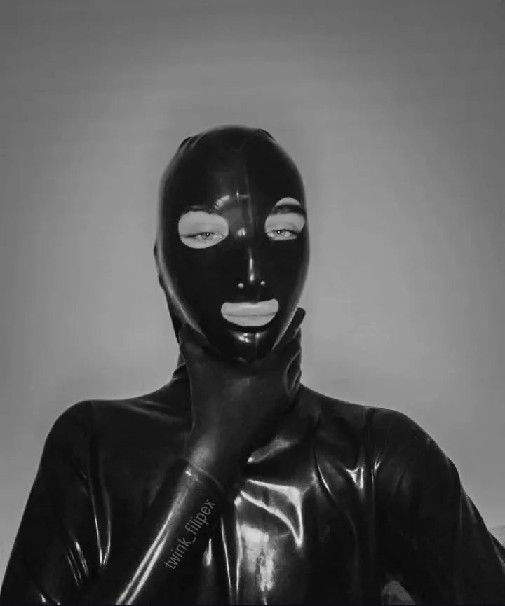 twink_filipex's tweet photo. Hello X! 😜
.
.
#rubber #rubberboy #rubbertwink #twink #latex #latexcatsuit #latexmask #rubbersuit #latexfetish #rubbergay #catsuit #fetish #rubbergloves #gloves https://t.co/omNcpPaXtw