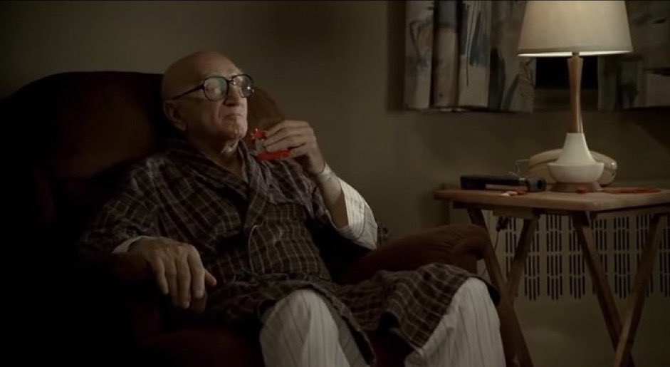 orange_peelbeef's tweet photo. Me starting The Sopranos again for the 157th time https://t.co/spi5vGGUh4