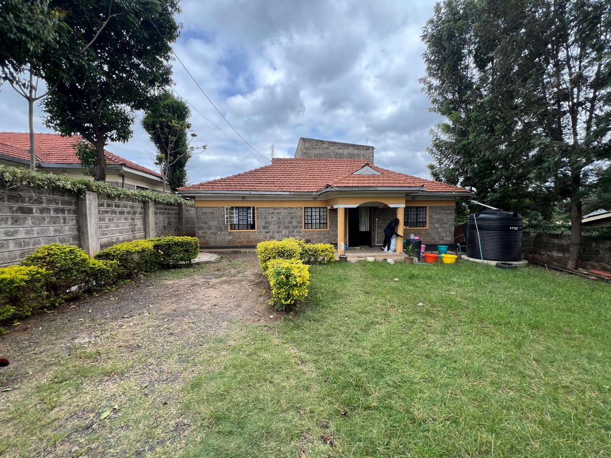 mutitukimathi's tweet photo. This is an executive  3 . It sits on an 1/8 of an acre, near the tarmac road. It is located in Ongata Rongai Nairobi.
To arrange for viewing it and more options kindly call The KG Capital Advisory. On sale ksh 8.5m 
0724701719 https://t.co/aemUdbUnlG