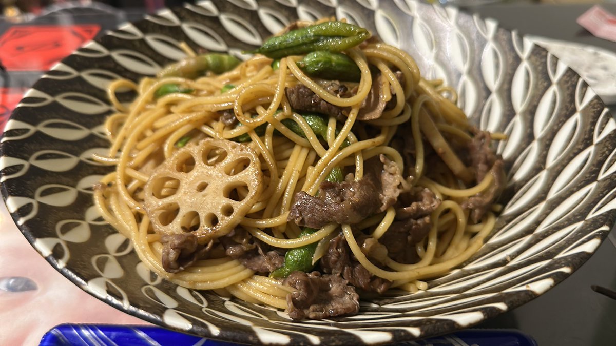KOROsCallenge's tweet photo. おはです🫡
昨日は #KOROめし
自家製スナップエンドウと牛肉のパスタ🍝
愛方に好評でした👍
もうひと眠りしよ🥱
#コロ吉キッチン
#X家庭料理部 
#料理好きな人と繋がりたい
#X晩酌部
#とにかく呑み隊
#おうち居酒屋
#おうちごはん https://t.co/aOZxyigUhA