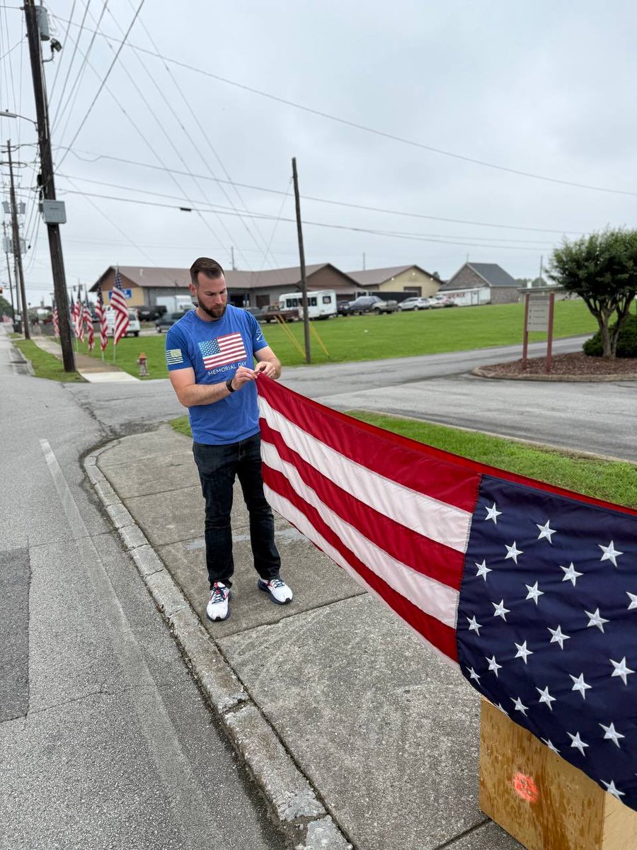 RepClayFuller's tweet photo. Each Memorial Day and Veterans Day, the Ringgold community displays more than 2,200 flags in honor of local veterans who have passed away.

I was grateful for the opportunity to help with the cleanup after Memorial Day and to contribute, in a small way, to keeping this special tradition going. 🇺🇸