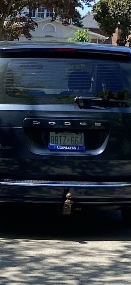 TerryVoice22's tweet photo. @citymississauga this guy has zero
respect for laws. The sign clearly shows NO Cars except City Vehicles.  When questioned, he tells people to mind their own business and that he can’t read. So then he shouldn’t have a license. https://t.co/3BX8BY7fxV