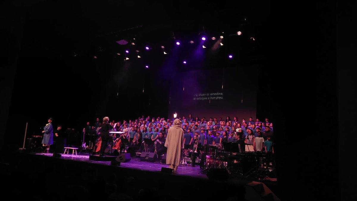 EspaiTer's tweet photo. Ho hem tornat a aconseguir! 🙌🏼🙌🏼🙌🏼 Un any més hem tornat a omplir, per partida doble, escenari i platea amb el CANTÀNIA 2026, un projecte educatiu que ja és tota una tradició a #Torroella i l’#EspaiTer! https://t.co/c2e8mEPXea