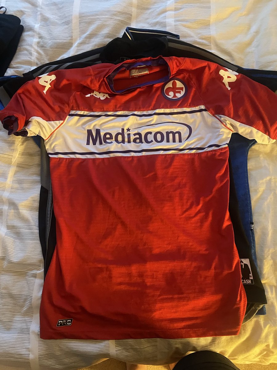 Is_this_on's tweet photo. @shirt_x All medium. Argentina 94 reissue £40,
Nashville authentic £35, fiorentina pro kombat £15 https://t.co/Lew1YdCFnY