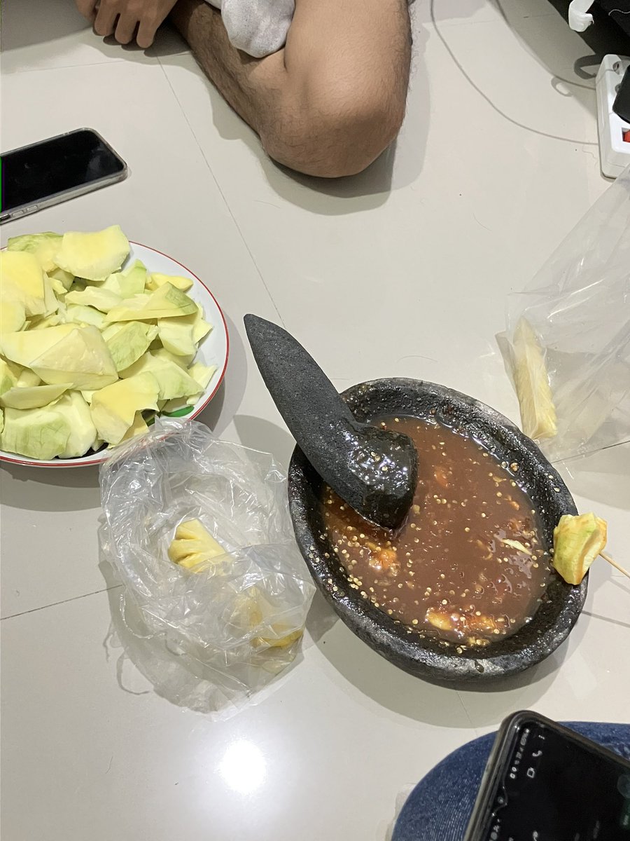 couveez's tweet photo. memasak hal yg ada https://t.co/JBcfqo28OI