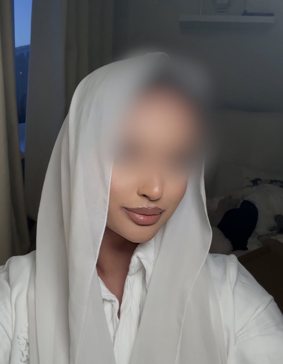 mhxirax's tweet photo. hard to resist hijabis https://t.co/7ZYLqCLfYf