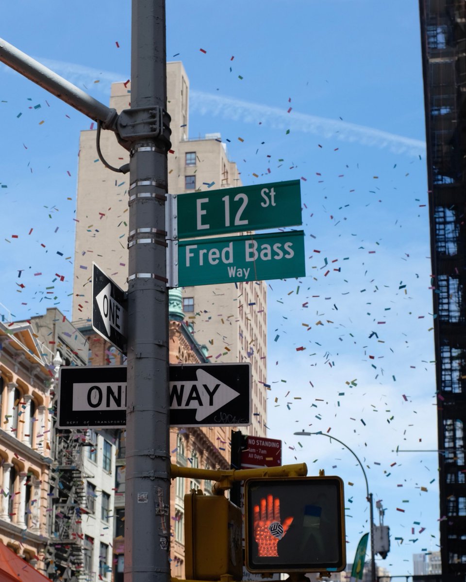 strandbookstore's tweet photo. Yesterday was a very special day at The Strand, as we unveiled Fred Bass Way, named in honor of our second generation owner. Thank you to everyone celebrated with us and especially those who made this day possible! https://t.co/SUkJRizPM2