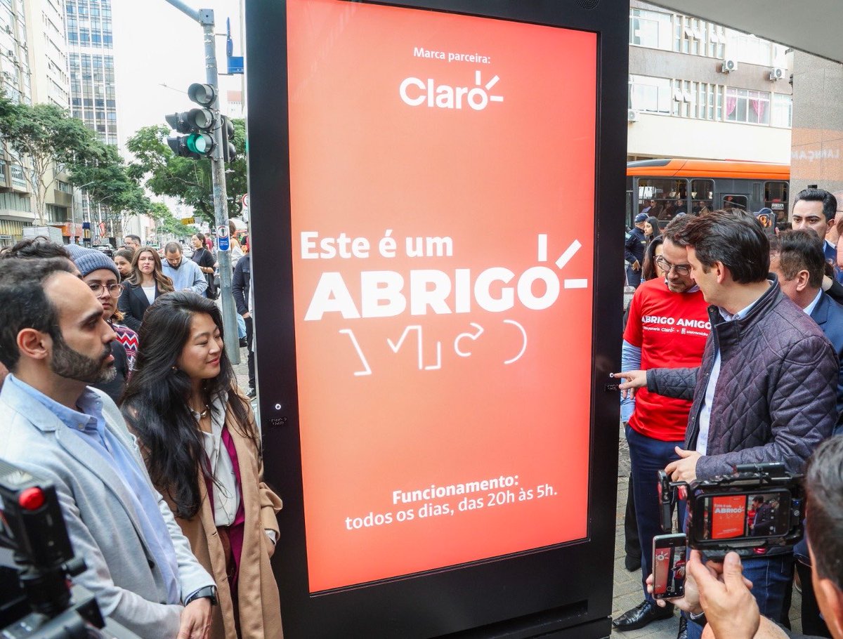 _epimentel's tweet photo. Mais segurança para quem espera o ônibus à noite! Lancei hoje o primeiro ponto do projeto Abrigo Amigo! A iniciativa é para que quem esteja esperando pelo transporte público possa fazer uma videochamada para uma central. https://t.co/VFpzrwb95I
