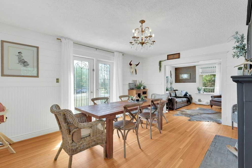 CBOnTrackRealty's tweet photo. 🌟New Listing🌟
🏡421011 Range Road 274, Rural Ponoka County, AB
MLS# A2316312
$797,990

Click the link ➡️ https://t.co/5gxX2gbr6X

or contact
Lisa Smith
☎️(403) 704-0646

Terri Tough
☎️(403) 318-9890

#ponokacounty #acreageliving #heritagehome #newlisting @lisasmith @territough https://t.co/AQ8Zrsn8q7