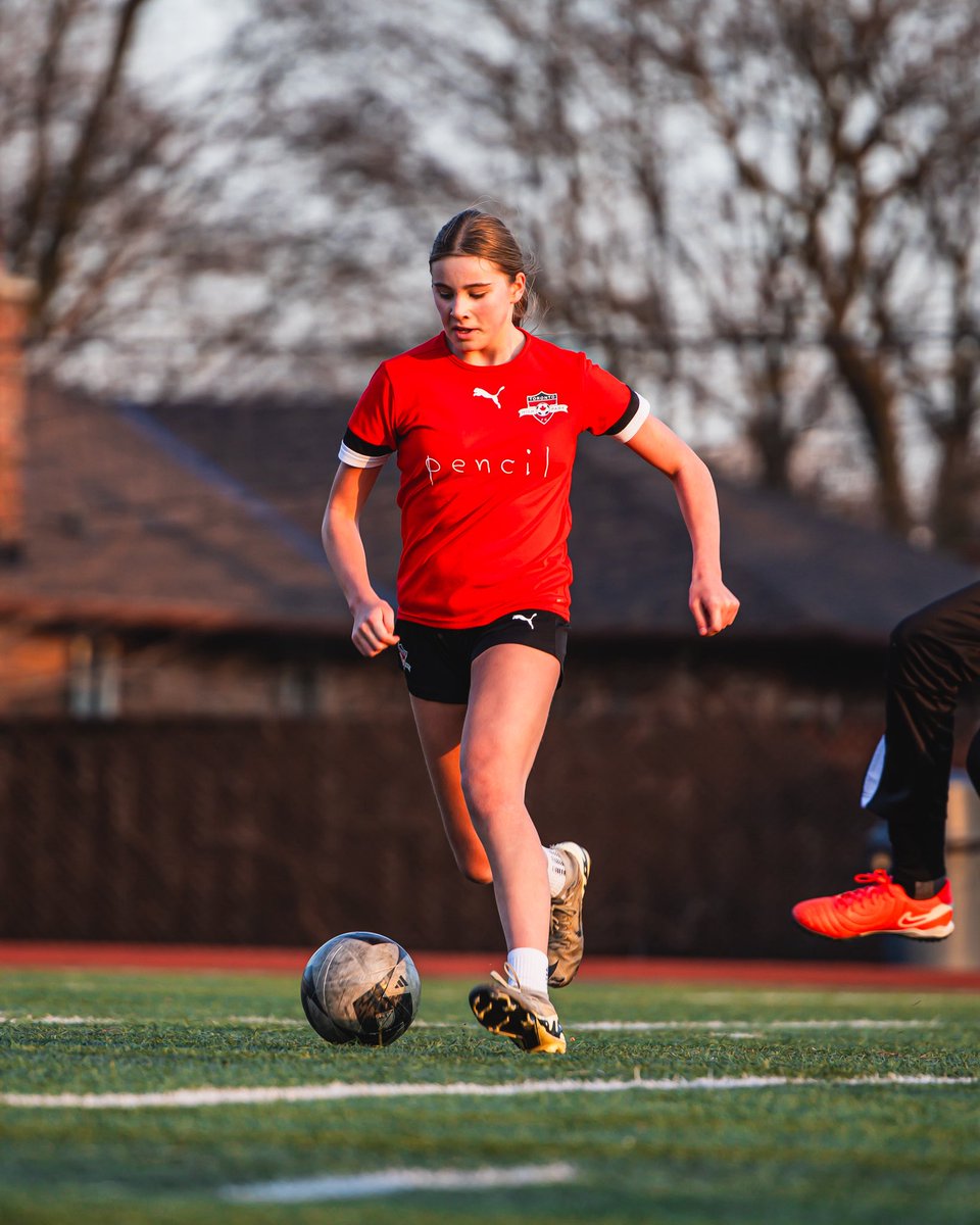 THPFC's tweet photo. Best kit in Toronto 💯

From the tee to the hoodie, rep the club your way this summer ⚽

#THPFC #TorontoHighParkFC #HighParkToronto #TorontoSoccer #HighPark https://t.co/zNYxpU93JE