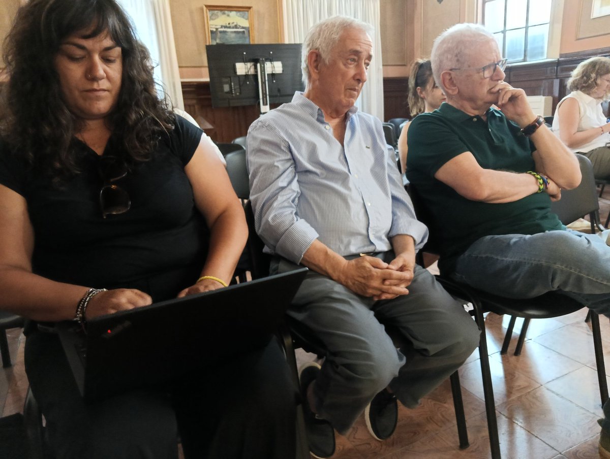 Tortosa's tweet photo. PLE | El periodista Josep Bayerri Raga, nomenat nou cronista oficial de Tortosa amb la unanimitat dels grups municipals

El ple també aprova una moció d'ERC per impulsar el tren-tram a les Terres de l'Ebre, a proposta de Trens Dignes

📲 Més informació 
https://t.co/6orlUf296a https://t.co/wU9peKrS0e