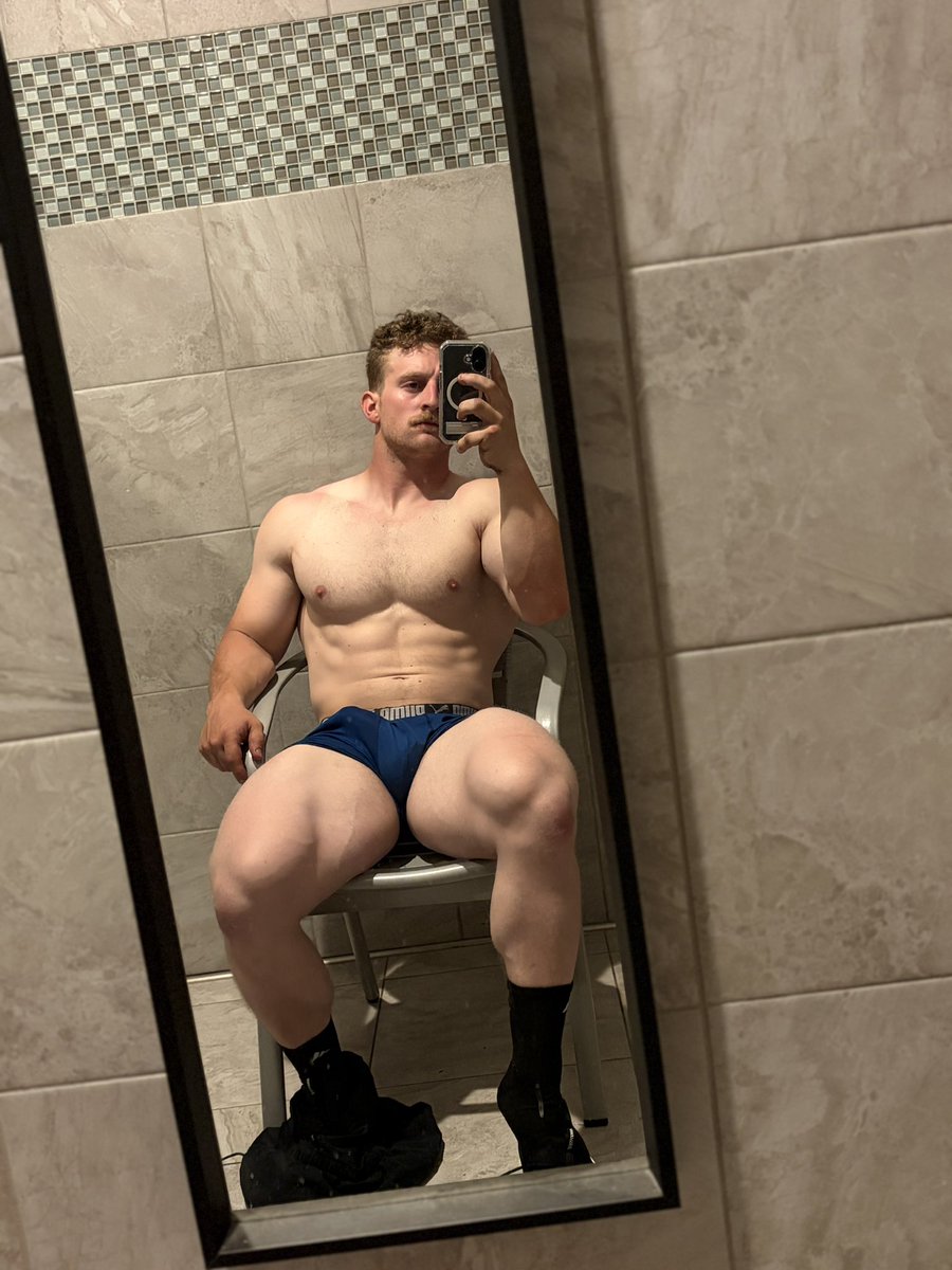 bicepxualx's tweet photo. Hey, get over here 😼 https://t.co/1qNj3a6nzB