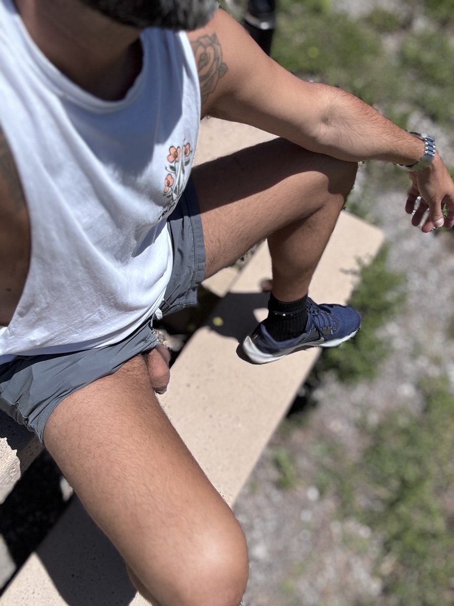 sfguy1985's tweet photo. Hiking and hanging out this afternoon. https://t.co/TYkcKQJJpi