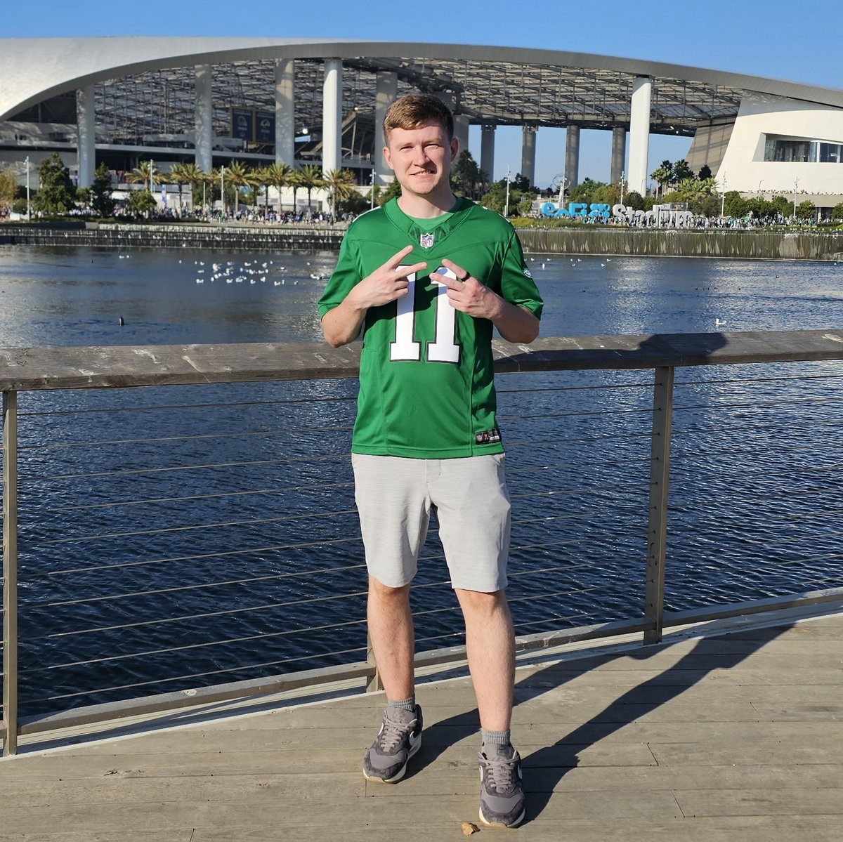 AndyrewClark's tweet photo. I will always be thankful for AJ for what he's done as an Eagle. No matter how it ended, he was a huge contributing factor getting to 2 SBs and winning 1 while also getting back similar value in draft picks given up for him in 2022. Thank you, AJ 🦅 https://t.co/TAbZSR1SdE