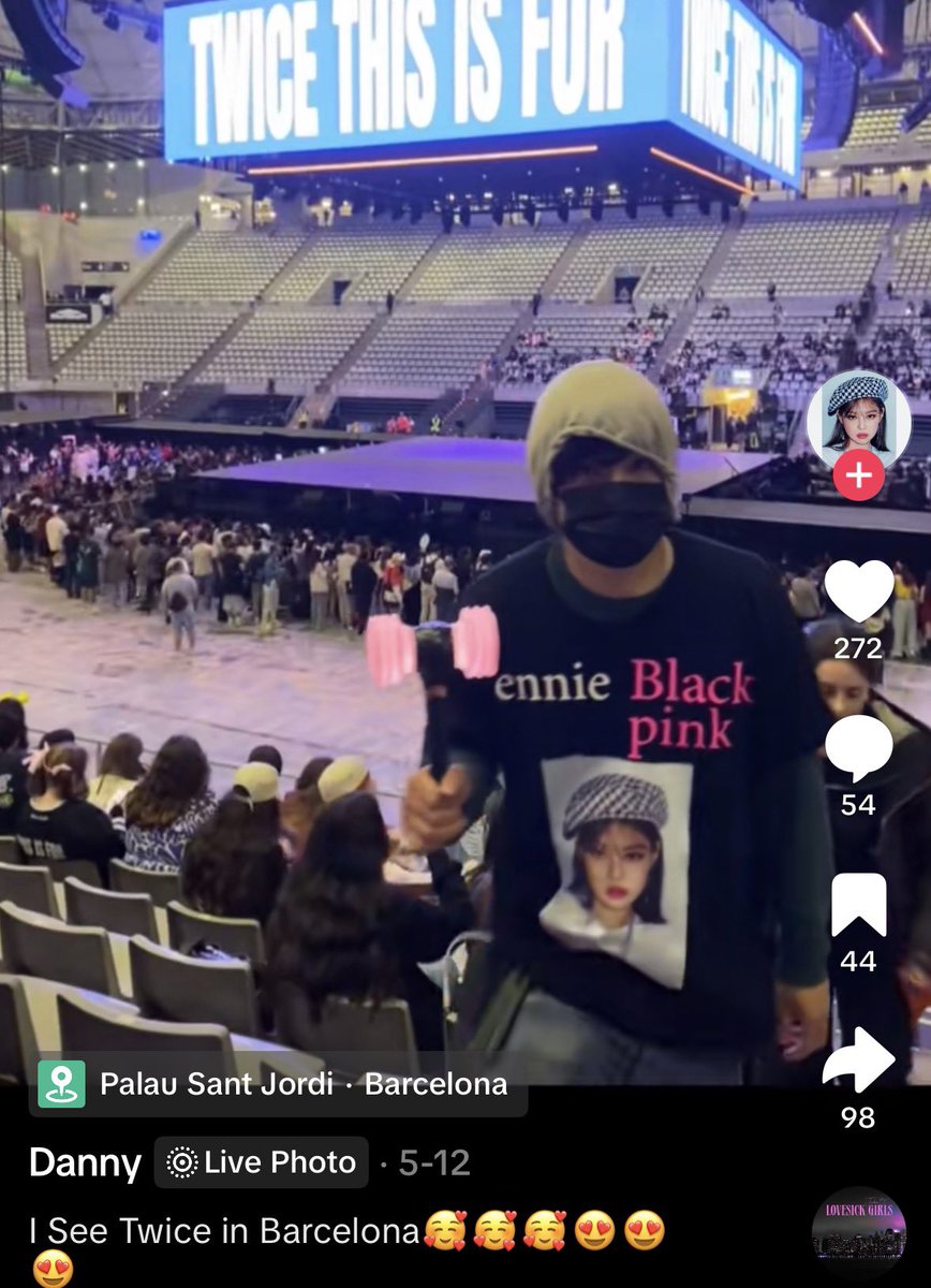 m0m0j1s00's tweet photo. i feel like he’s the most misunderstood person ever cuz if you go on his account he actually loves twice😭😭 https://t.co/2IOqmXbCSX