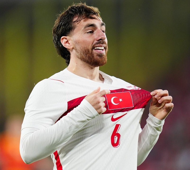 _BuLenT_79's tweet photo. BEŞİKTAŞ Camiasının  Gurur Duyduğu İki Adam... https://t.co/mvanEpt1Ex