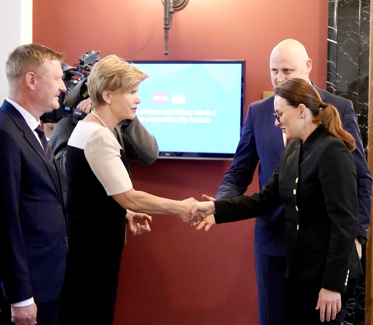 Braze_Baiba's tweet photo. Ukraine’s Prime Minister Yulia Svyrydenko is visiting Latvia- a symbolic first incoming visit for the new Latvian government.🇱🇻🇺🇦

Latvia’s support for Ukraine is comprehensive -military, civilian, political, and ironclad. 🇺🇦-🇪🇺 accession talks should be opened in nearest future. https://t.co/k2PeVitLJA