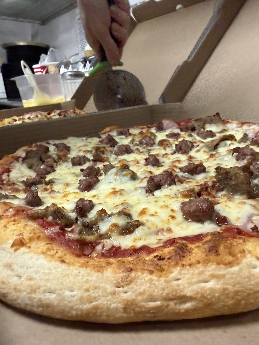 JeffsPizza_Ames's tweet photo. Be honest: Doesn't a Smotharella Sticks sound delicious to you today?
So why not order yourself a pizza for dinner (or tomorrow) and enjoy the smotharella for lunch!
#JeffsBestPizzaInAmes #DailySpecial https://t.co/TJpqdDwE3h
