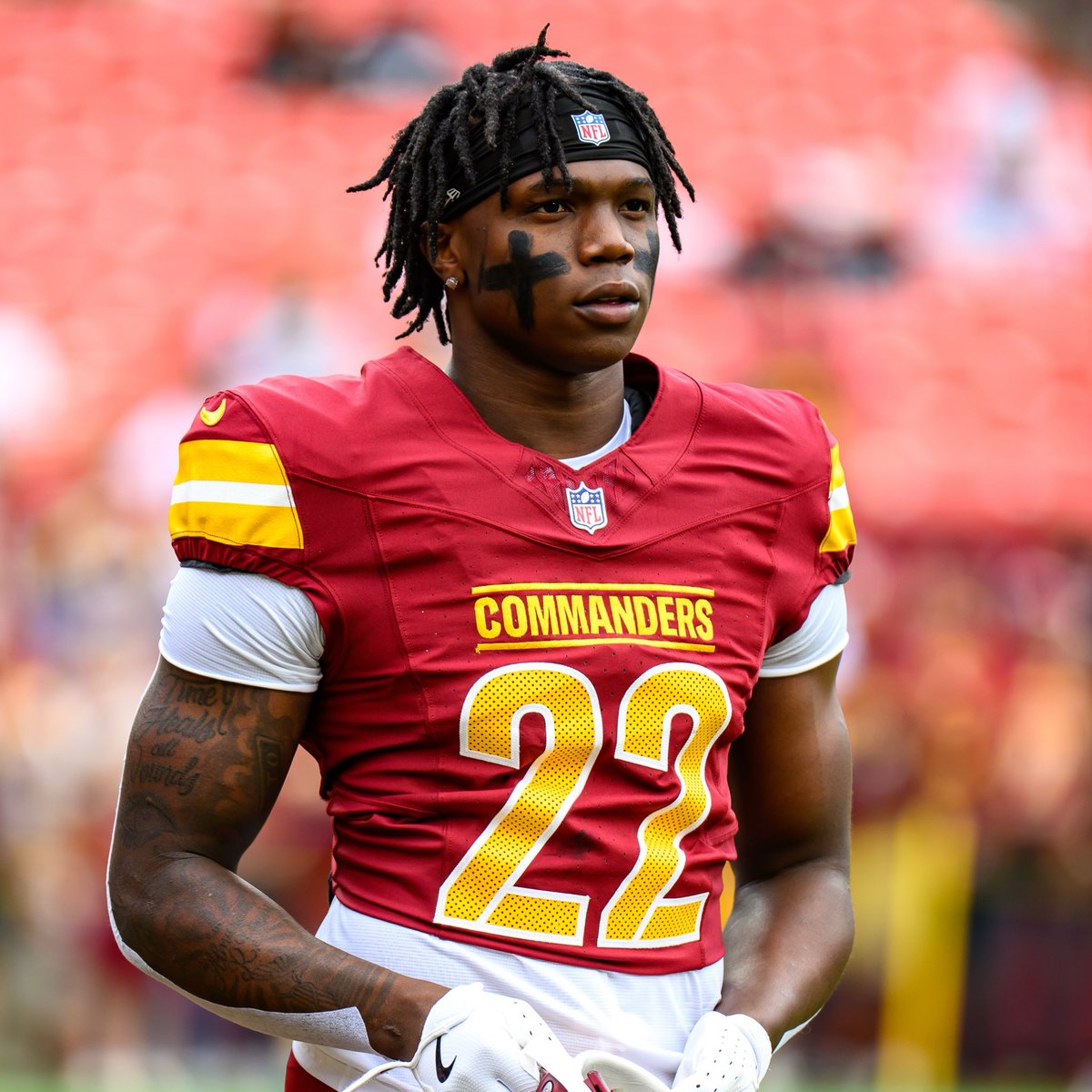 AdamShitte84829's tweet photo. LATE TRADE ALERT 🚨 

Hoodie Vegas has acquired RB Jacory Croskey-Merritt and a 2027 3rd round pick from Inateh*****s for WR Jayden Reed and a 2027 4th round pick. #406DL https://t.co/XoXV3cTmDZ