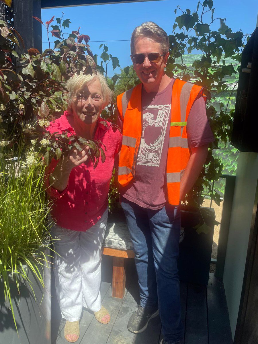 NatureRTE's tweet photo. Join us 10pm tonight for a special MGW, in which Eanna visits the Super Gardens of @BordBiaBloom - including the double-award-winning Birdwatcher's Balcony Garden, designed by Barry Kavanagh and sponsored by RTÉ Radio 1 and Mooney Goes Wild! https://t.co/OcFltUcCCG https://t.co/fIjWWOkc4g