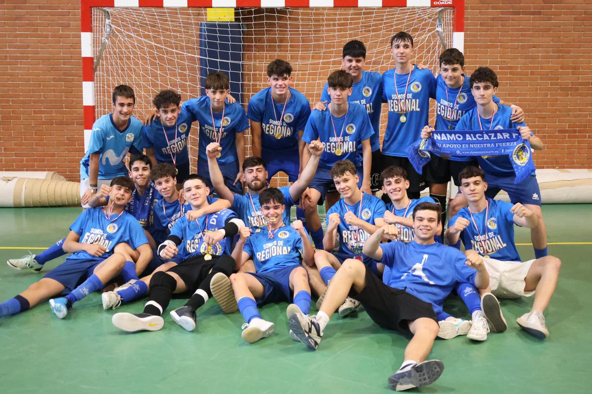 imdalcazar's tweet photo. ⚽🔥 #FútbolSala | Dynamo Alcázar, campeón provincial
El Dynamo Alcázar FS Cadete A se proclama campeón provincial tras vencer al Viña Albali Valdepeñas en una gran final en el Pabellón Picasso. 💪 https://t.co/YhL7qIJeQR