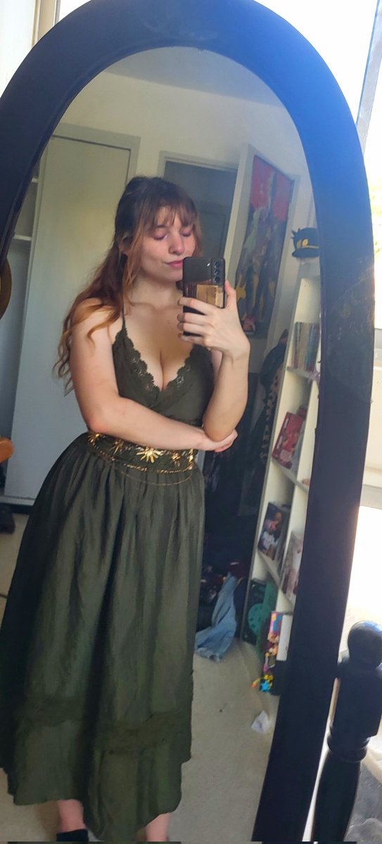 Carmina 🧛♀️🧹🐈⬛☭ tweet media